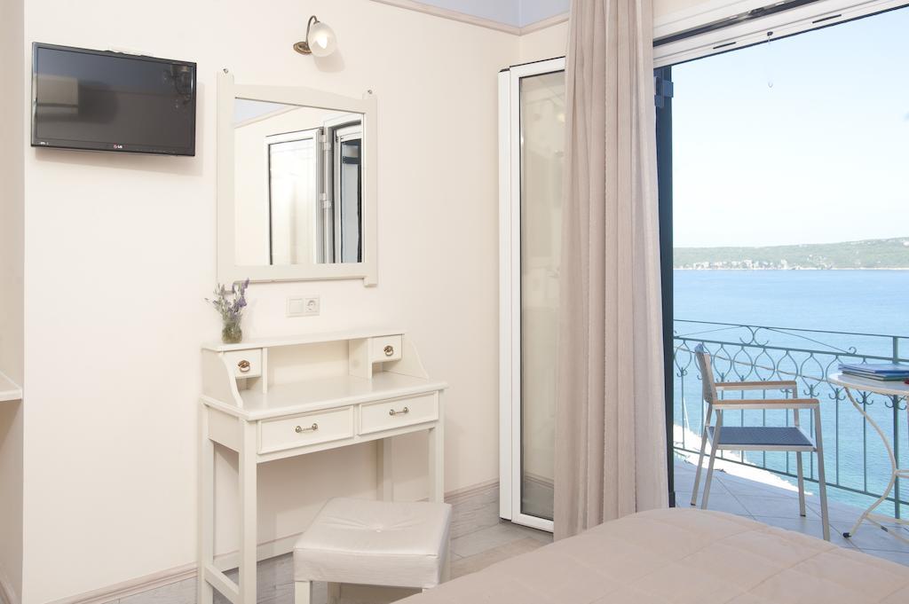 Tina'S House Aparthotel ไปโลส ภายนอก รูปภาพ