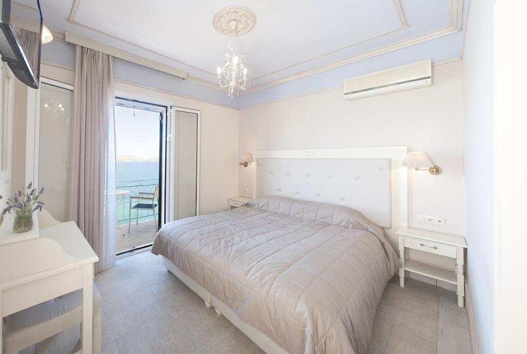Tina'S House Aparthotel ไปโลส ภายนอก รูปภาพ