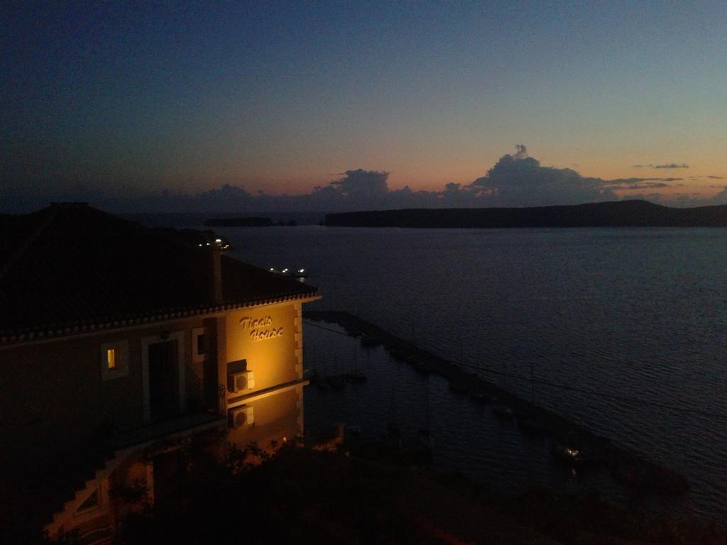 Tina'S House Aparthotel ไปโลส ภายนอก รูปภาพ