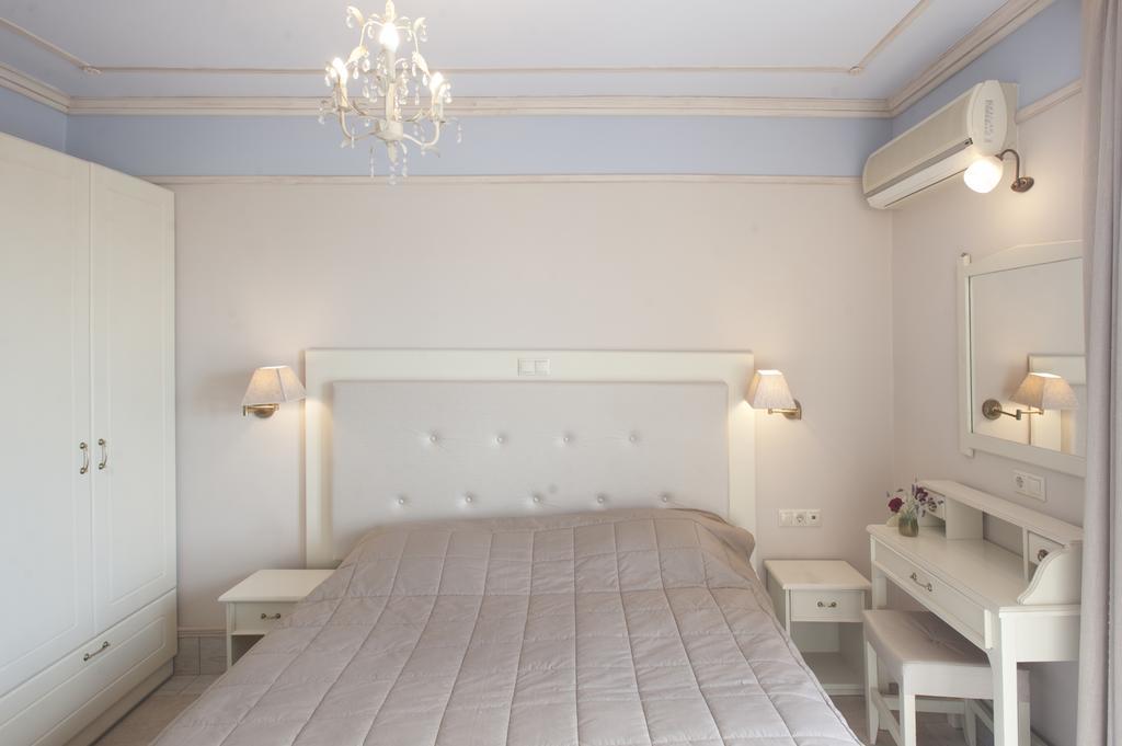 Tina'S House Aparthotel ไปโลส ภายนอก รูปภาพ